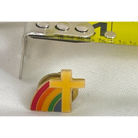 Rainbow & Cross Enamel Lapel Pin With Secure Clutch Back - Picture 5 of 5
